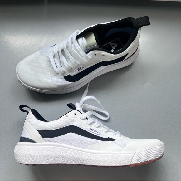 Like New! Vans MTE UltraRange EXO Shoe White with Black Accents - Picture 6 of 16